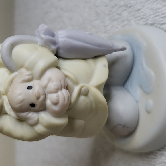 1993 Vintage Collectable Figurine Precious Moments “An Event For All Seasons” - Picture 4 of 6